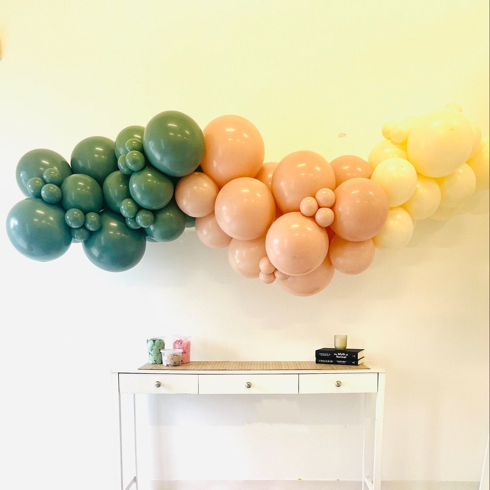 Grab + Go Garland - Custom Color Palette