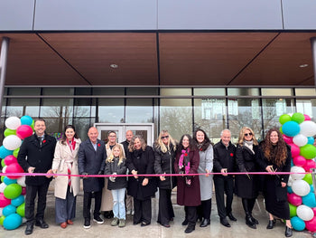 Ribbon cutting at the kikaskihtânaw Centre with custom balloon columns